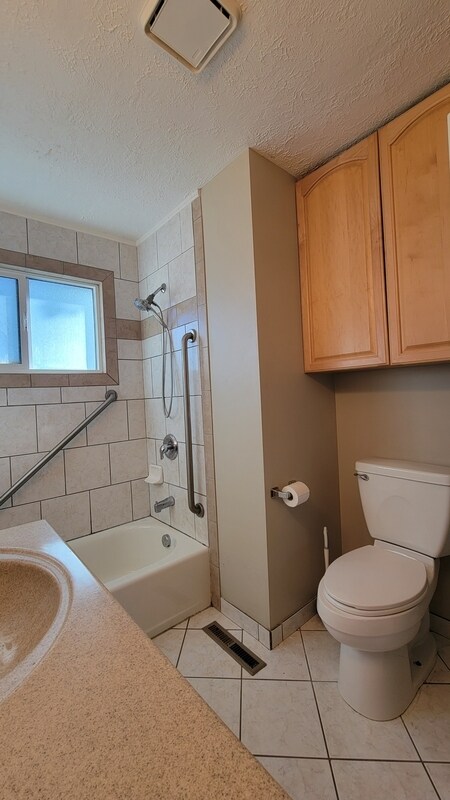 Building Photo - 1107 Topaz Dr