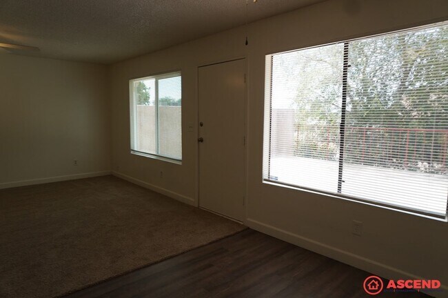 Building Photo - 2921 La Costa St