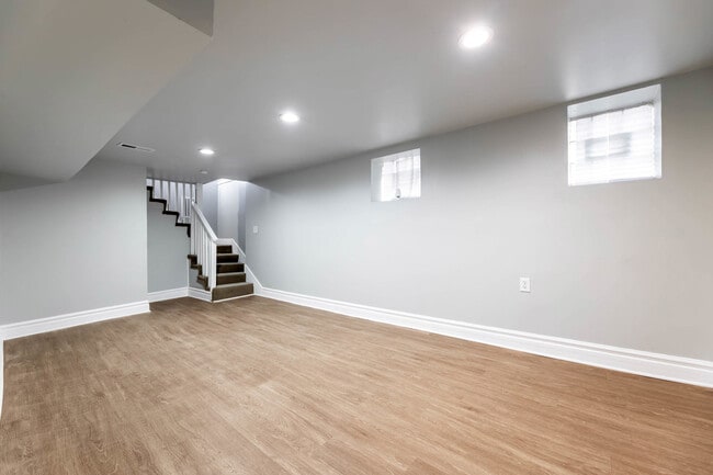 Building Photo - 7917 S Ellis Ave