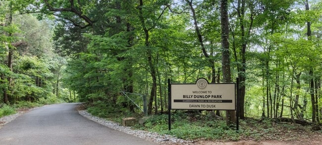 Building Photo - Luxury Townhome For Rent Near Billy Dunlop...