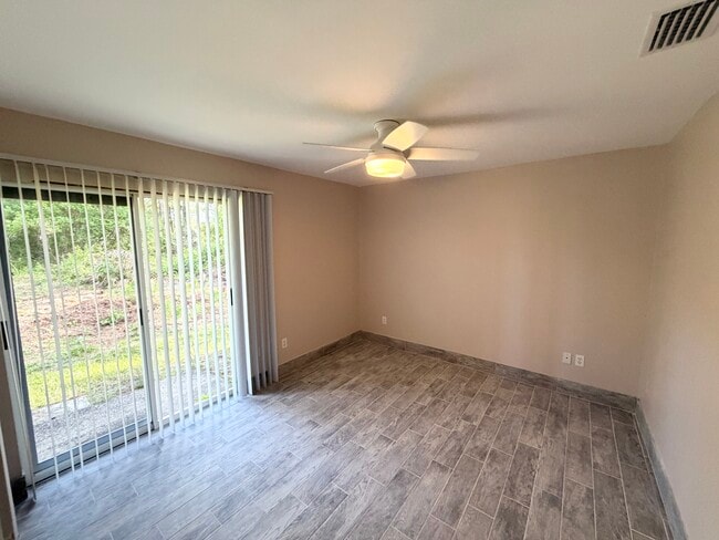 Building Photo - 64 Welling Ln