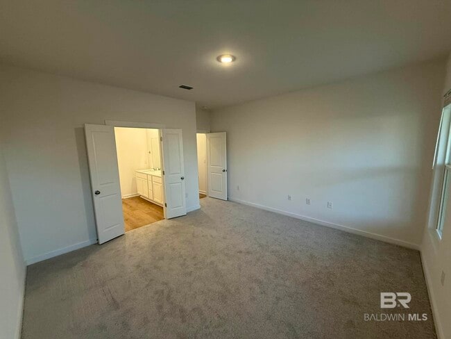 Building Photo - 19293 Maple Crest Loop