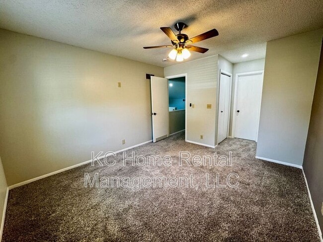 Building Photo - 8592 Perry Ln