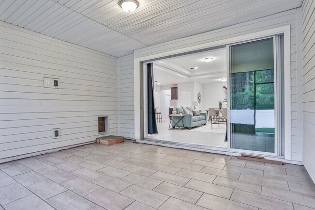 Building Photo - 944 Laurel Valley Dr