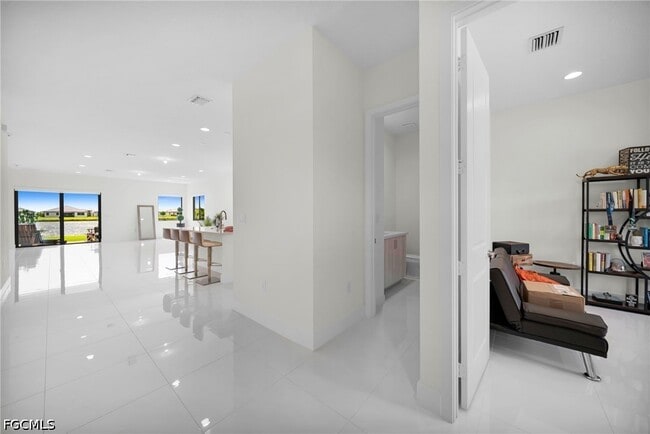 Building Photo - 5043 Ofanto Ln