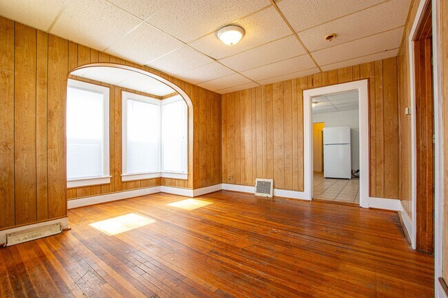 Building Photo - 207 S 17th St