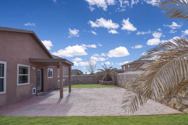 Building Photo - 14229 Poets Rock Ln