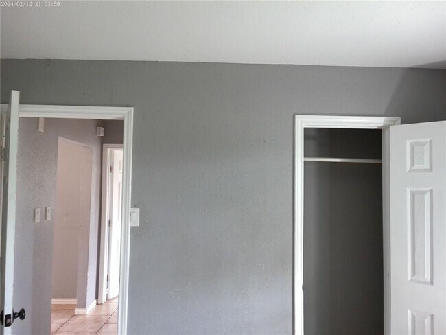 Building Photo - 7949 Lockwood Dr