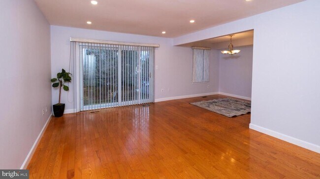 Building Photo - 14654 Bauer Dr