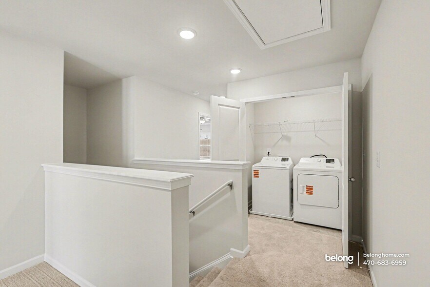 Building Photo - 6386 Sundowner Pl