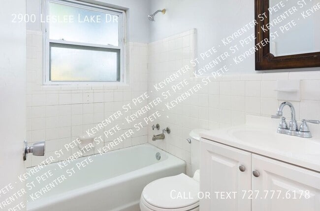 Building Photo - 2900 Leslee Lake Dr N