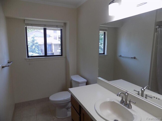 Building Photo - 11849 Sycamore Rd