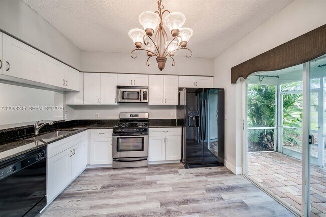 Building Photo - 8040 Sanibel Dr