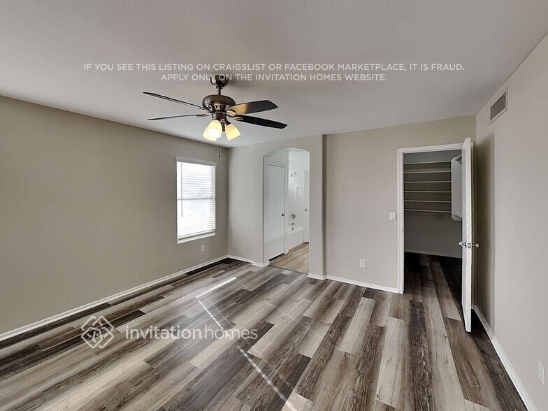 Building Photo - 12883 W Windsor Ave