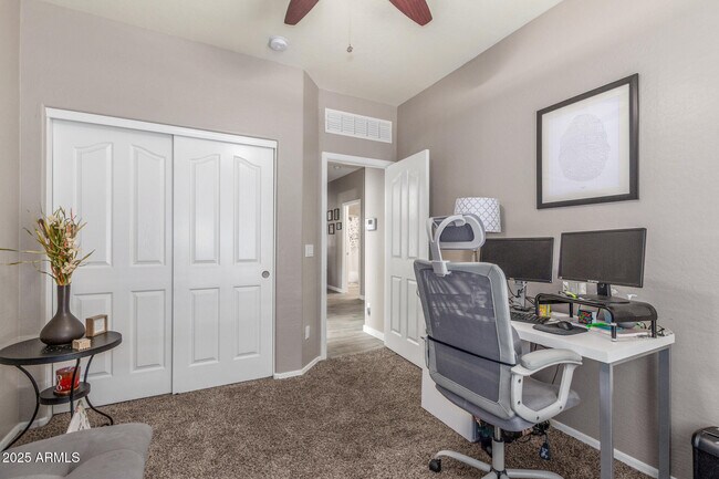 Building Photo - 12910 W Glenrosa Dr