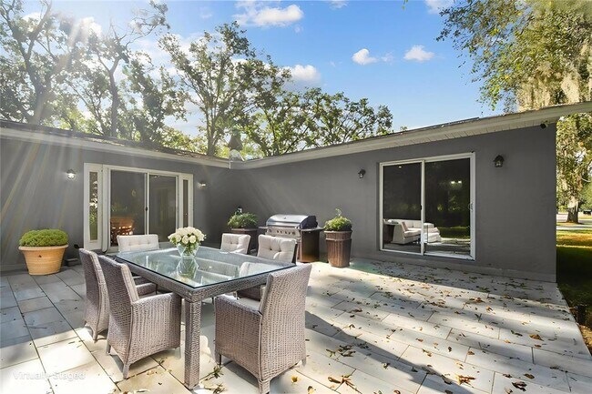 Building Photo - 6005 Lakeside Dr