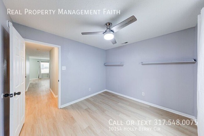 Building Photo - 10154 Holly Berry Cir