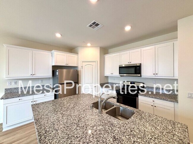 Building Photo - 12594 Ava Loma St