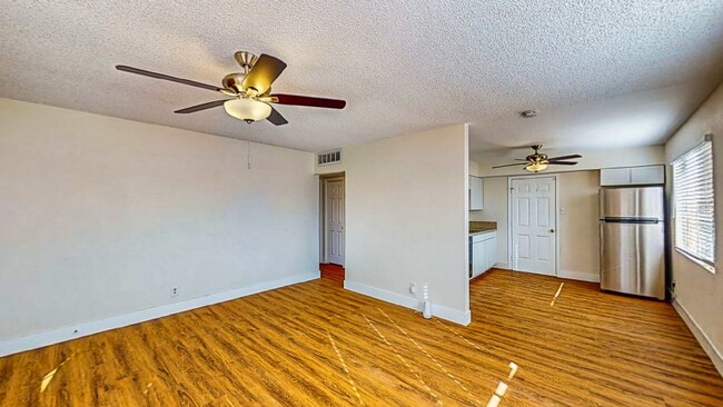 Building Photo - 1304 Rexford Pl