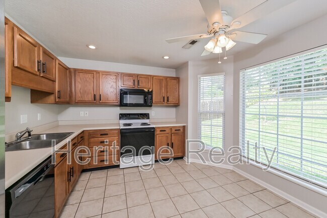 Building Photo - 5425 Crooked Pine Ln