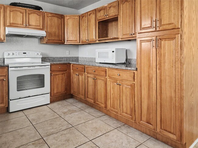 Building Photo - 5617 Avenue R 1/2