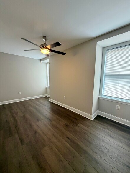 Building Photo - 107 S 41st St