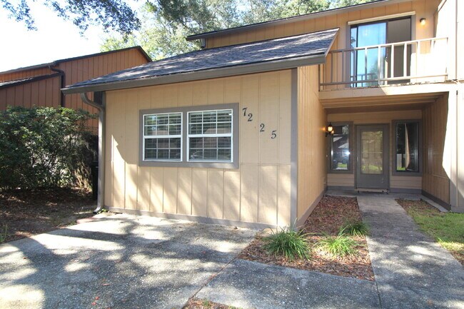 Building Photo - Spacious 3BR Townhome Near Pensacola State College with Flex Room, Private Balcony & Fenced Backy...