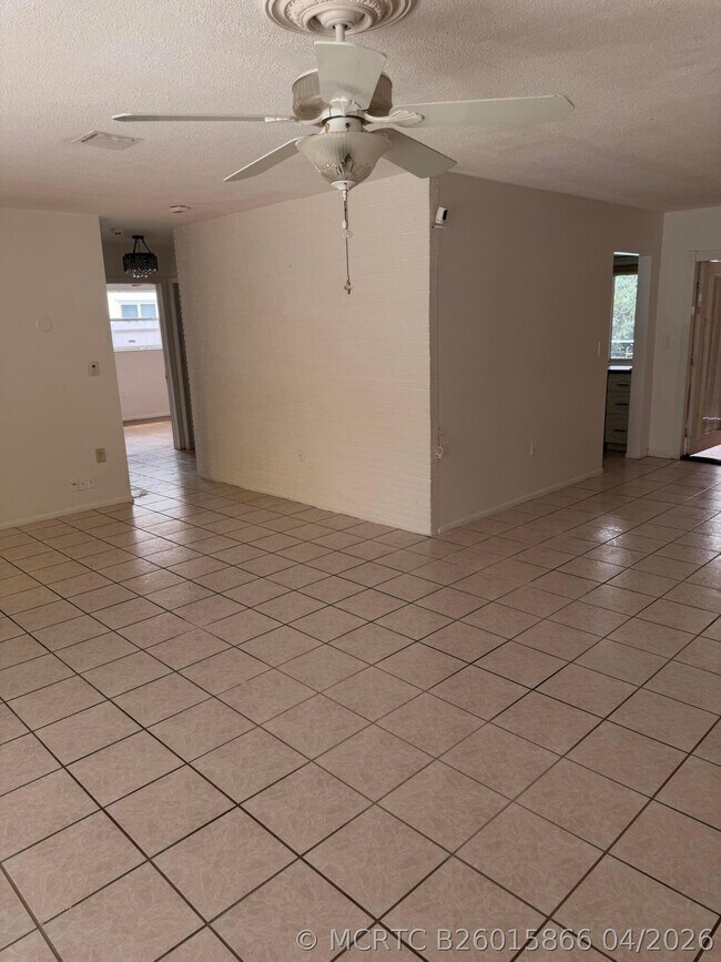 Building Photo - 7648 Alhambra Blvd