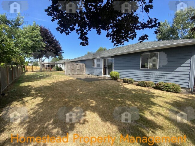 Building Photo - 545