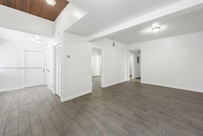 Building Photo - 1604 SW 9th St