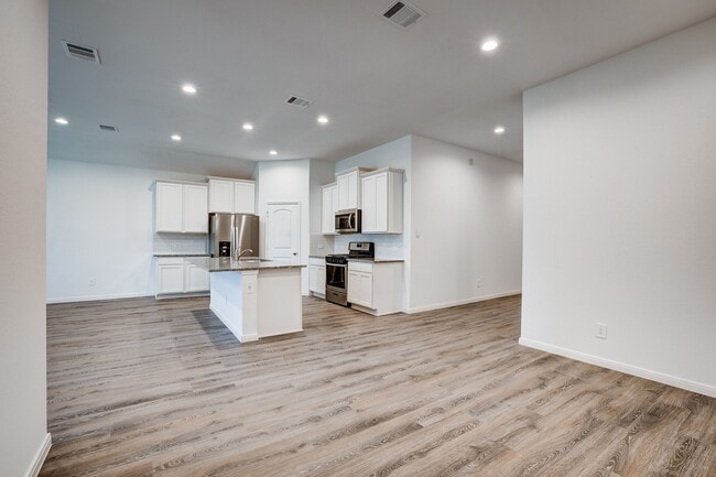 Building Photo - 1225 Antelope Passing Dr