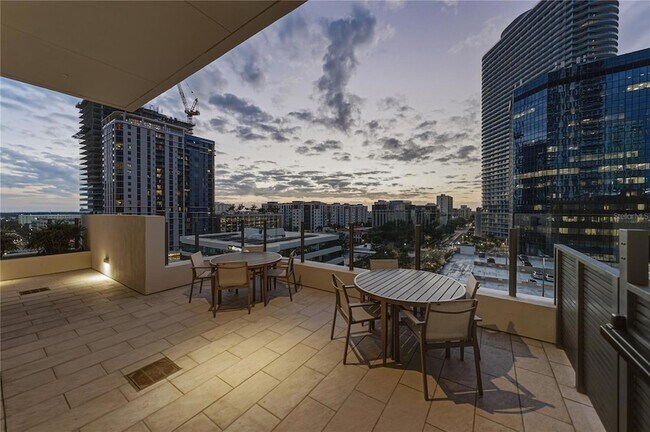 Building Photo - 275 1st Ave S