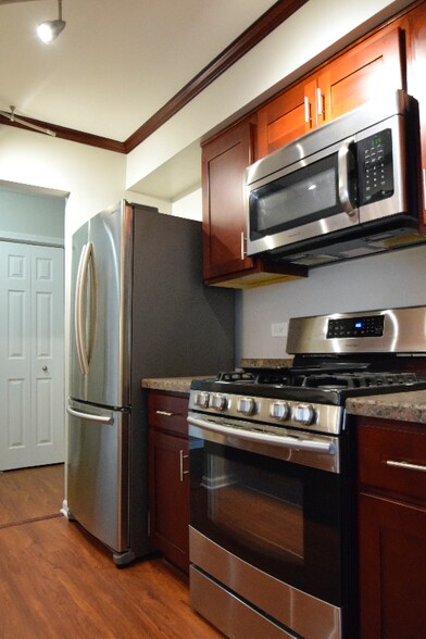 Primary Photo - 1425 Ashland Ave