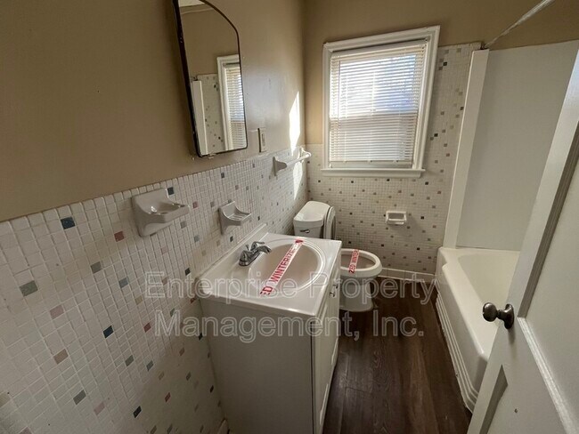 Building Photo - 3147 Northgate St