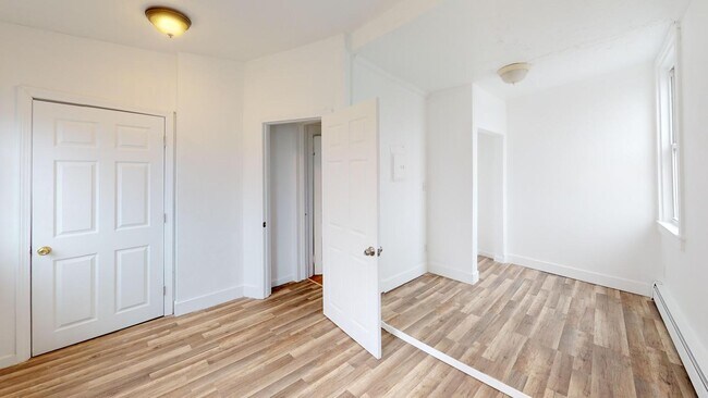 Building Photo - 13 Tuckerman St