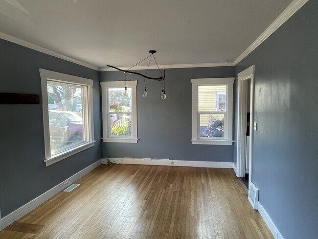 Building Photo - 3331 N Farragut St