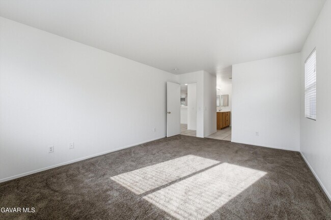 Building Photo - 42144 Madison Dr