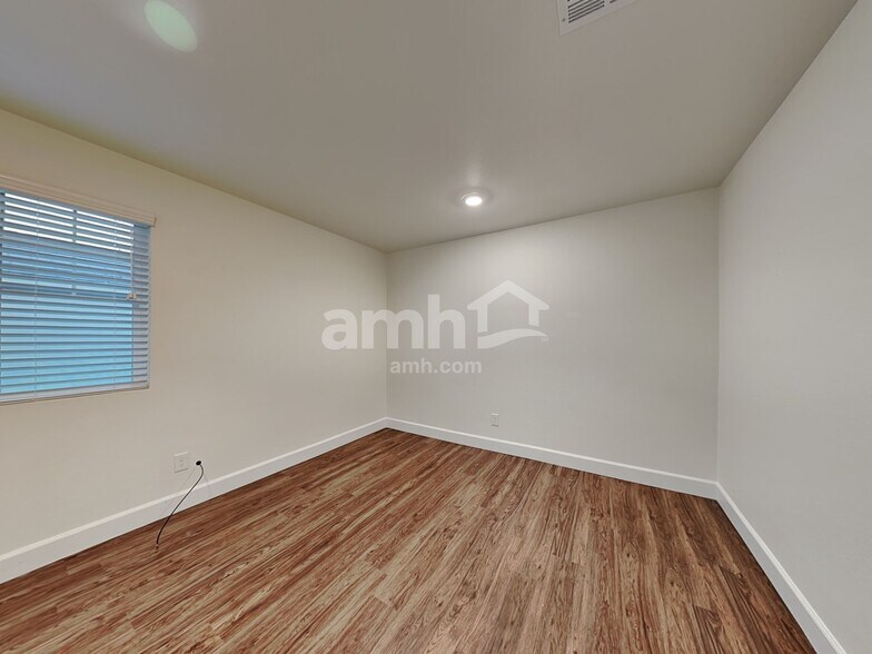 Building Photo - 1806 Macchia Ave