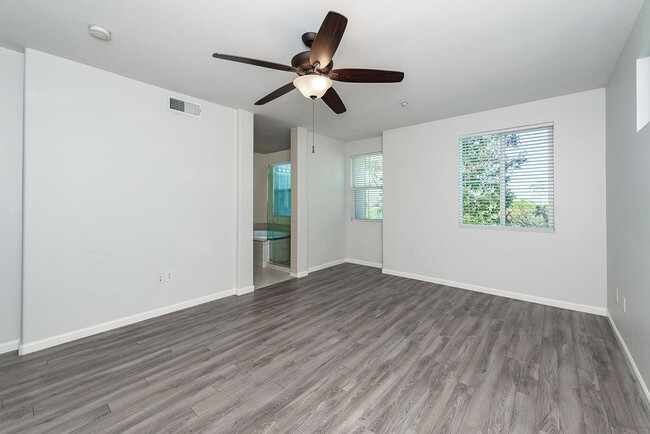 Building Photo - Serenity and Luxury Abound in Eastlake!