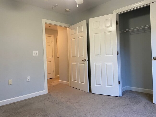 Building Photo - Beautiful Property in Bellingham Park!