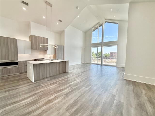 Building Photo - 3525 Normandy Ave