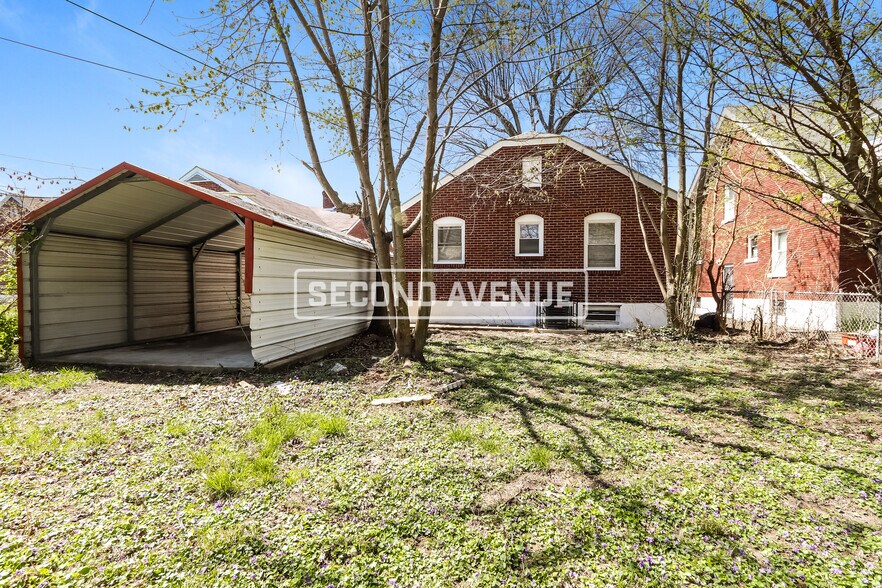 Building Photo - 651 S 37th St