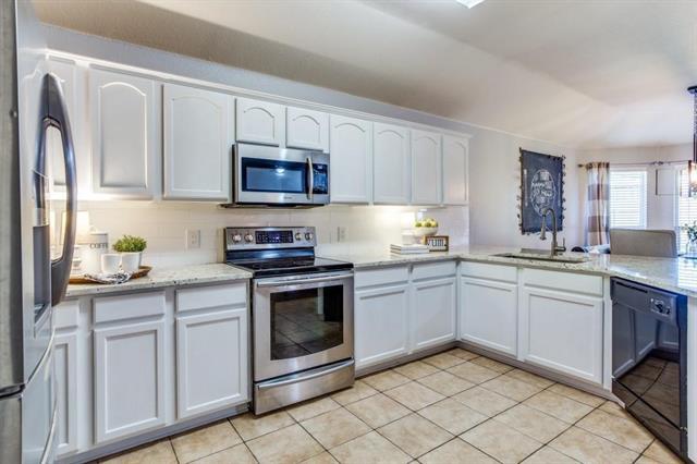 Building Photo - 820 Bamboo Dr