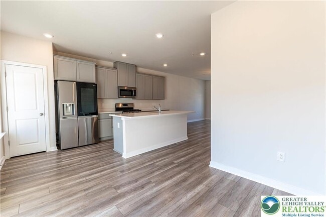 Building Photo - 4936 Brookside Ct