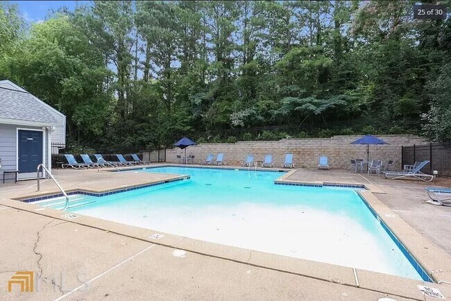 Building Photo - 2208 Queen Anne Ct