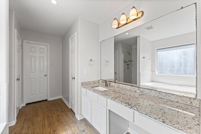 Building Photo - 14723 Boldere Ln