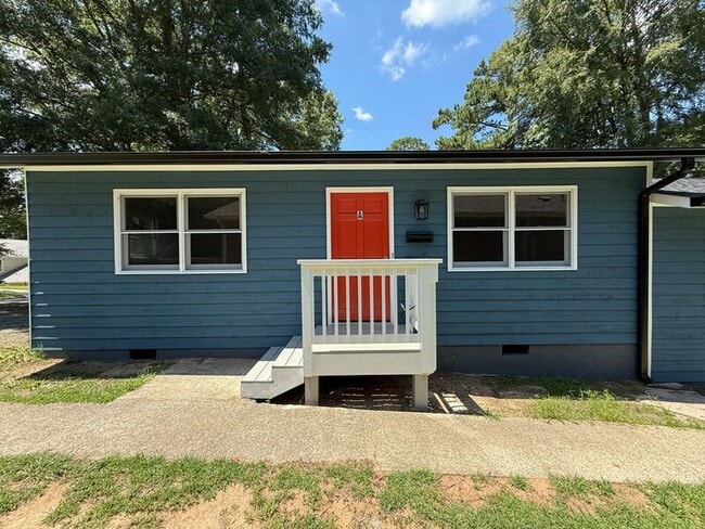 Primary Photo - 102 Johnson St