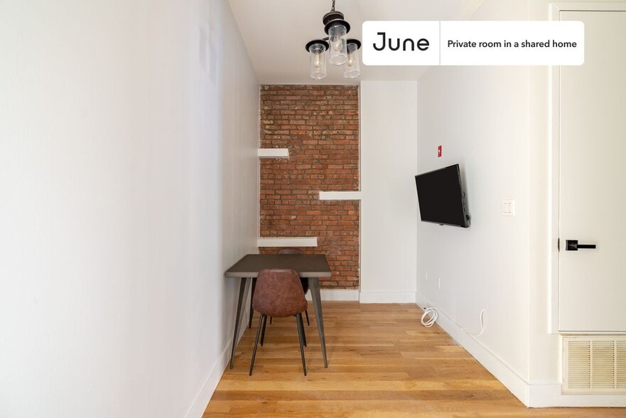 Building Photo - Room in Shared 3 bed/1 bath home in Central Harlem