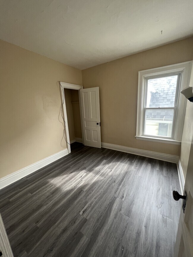Building Photo - 1115 Tonawanda St