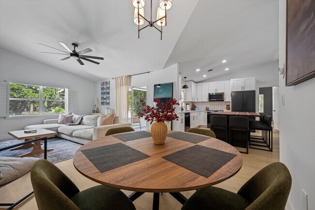 Building Photo - 10561 Paso Fino Dr